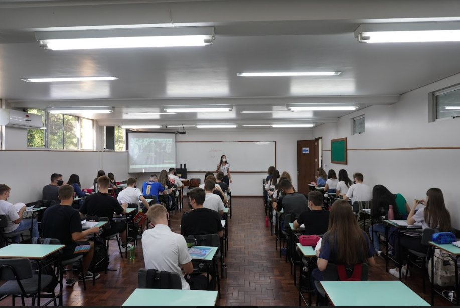 Professores reforçaram a importância dos cuidados com a pandemia (URI Frederico Westphalen/Divulgação)